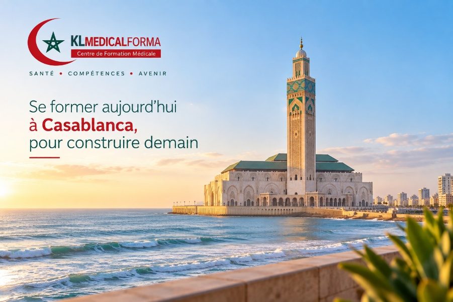 Casablanca et la mosquée Hassan II au coucher du soleil